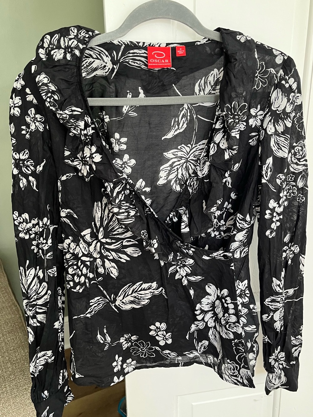 Oscar De La Renta  blouse size 8  black white floral